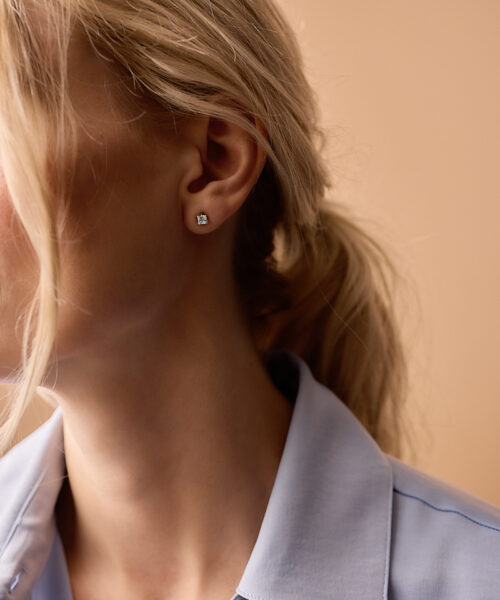 Blomdahl Medical kõrvarõngad golden titanium Tiffany Edge CZ aquamarine, helesinine kristall 5mm - Image 2